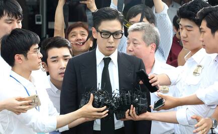 Condenan a cantante de K-pop por fumar marihuana