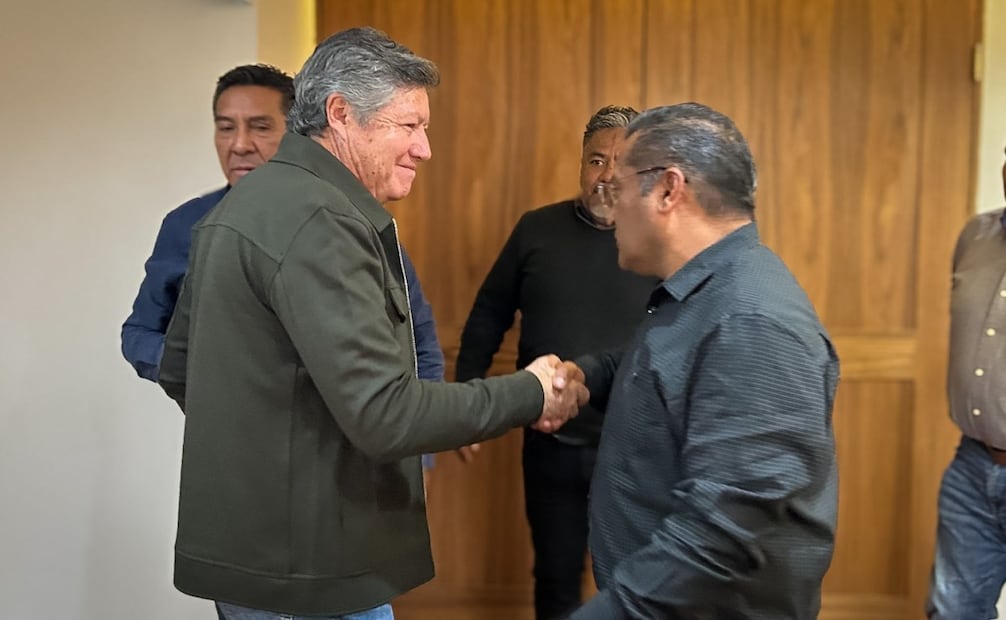 Semovi y Transportes Eléctricos formalizan acuerdo que fortalece condiciones laborales del personal; buscan una movilidad más moderna.
Foto: Especial.