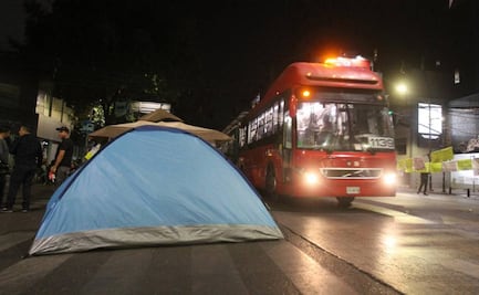Tras 8 días de protesta manifestantes retiran plantón en Insurgentes Sur-Xola; tomarán otras acciones