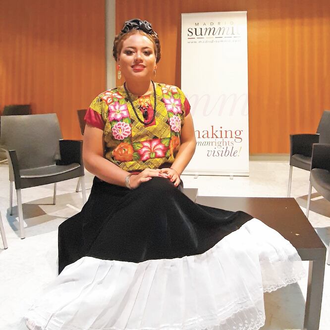 Denuncia. Dayana Gallegos Castillejos, activista indígena, dijo que aún existe en Oaxaca la discriminación de género. LUIS MÉNDEZ. EL UNIVERSAL