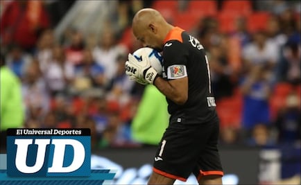 Entre lágrimas, el 'Conejo' Pérez dijo adiós al futbol