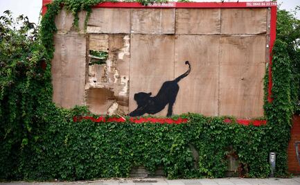 Banksy amplía el "zoológico de Londres" con una nueva obra con un gato como protagonista
