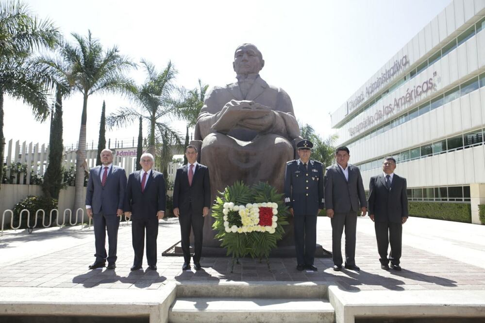 El gobernador Alejandro Murat Hinojosa durante la conmemoración del 145 aniversario luctuoso de Benito Juárez (Foto: Mario Arturo Martínez / EL UNIVERSAL)