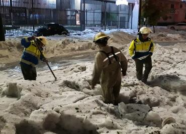 Continúan labores de limpieza tras granizada en Guadalajara