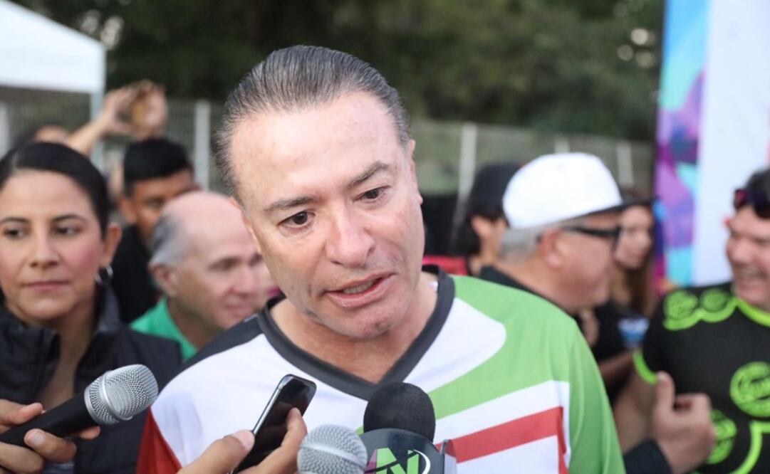 El gobernador participó junto con doce mil corredores en el Gran Maratón Pacífico Mazatlán (Foto: Cortesía)