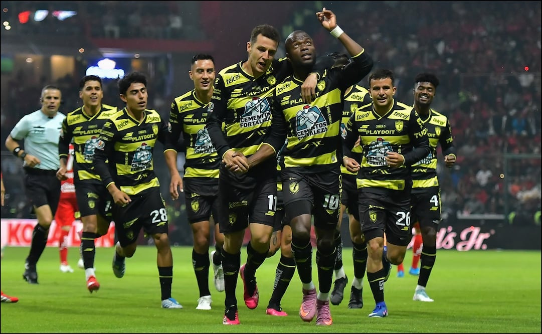 Enner Valencia celebra tras su golazo con el que puso al frente a Pachuca en el juego de Ida de Cuartos de Final ante Toluca. FOTO: Imago7