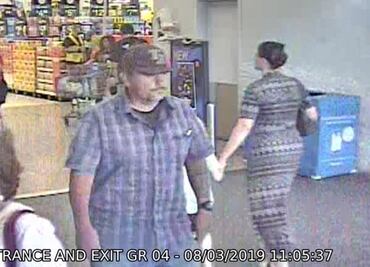 Buscan a "héroe" que habría salvado vidas durante tiroteo en Walmart de El Paso