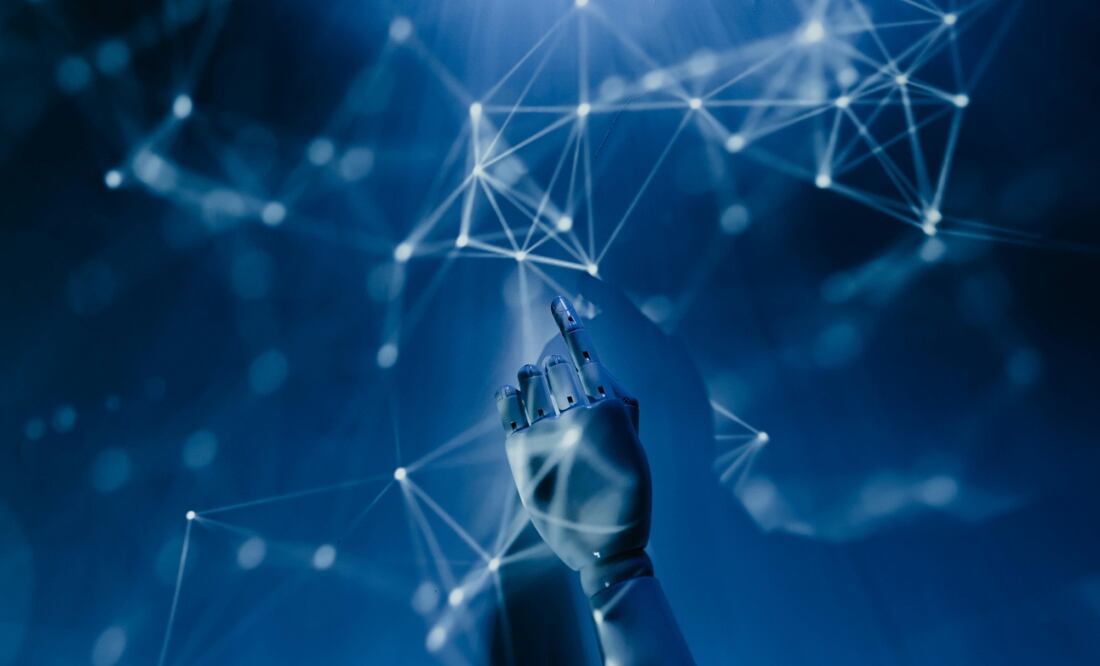 Empresas adoptan la IA. Imagen: Pexels