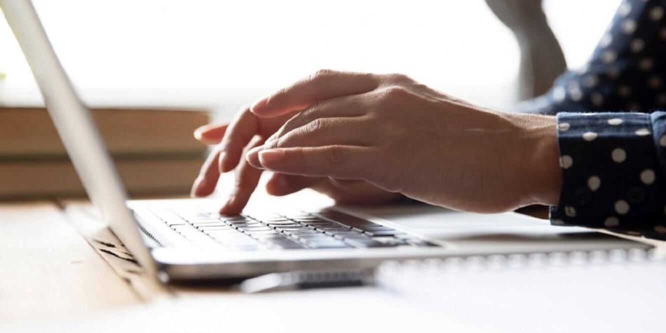 Una mujer utilizó las redes sociales para dar con la red de tráfico sexual que se llevó a su hija. FOTO: Archivo