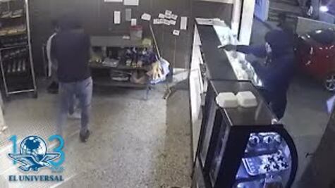 En 35 segundos asaltan pastelería en la Romero Rubio