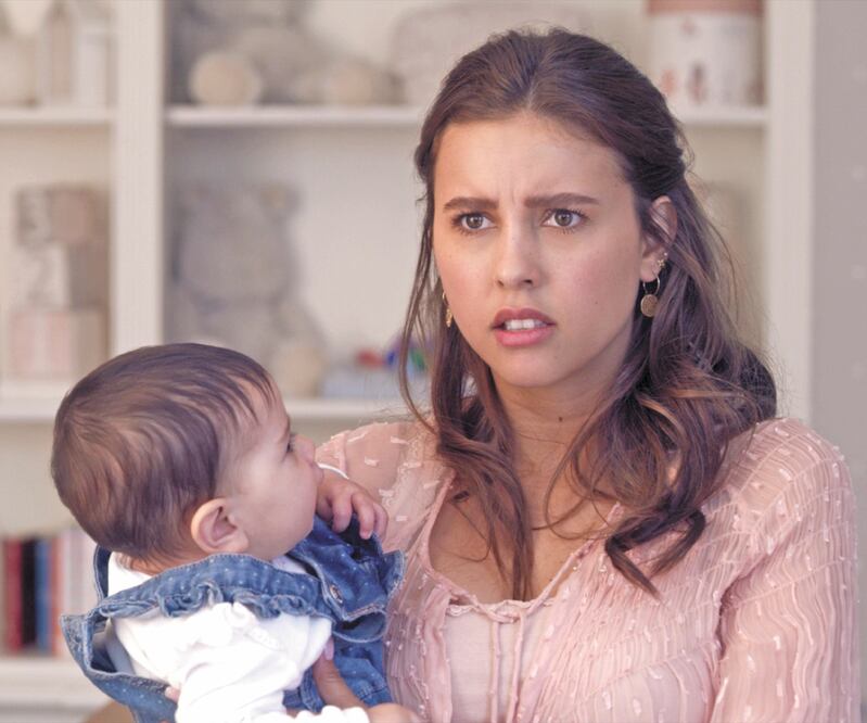 Paulina da vida a Mariana, una joven universitaria cuyo bebé es intercambiado por accidente tras el parto y va a parar a manos de Ana (Ludwika Paleta). NETFLIX