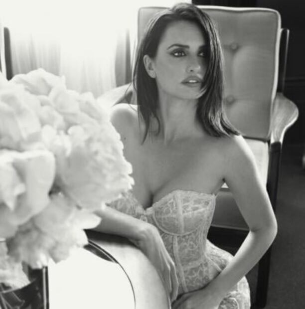 Penélope Cruz muestra sus curvas y su lado más sexy 