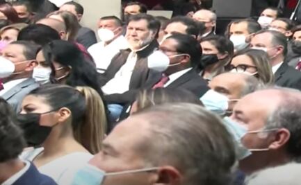 “Estaré libre del bicho por meses”: Fernández Noroña reaparece en evento sin cubrebocas