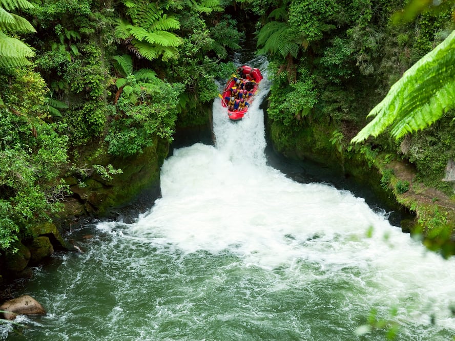 En la reserva de Filobobos puedes aventurarte en balsa por corrientes de diferente categoría. (Foto: Istock)