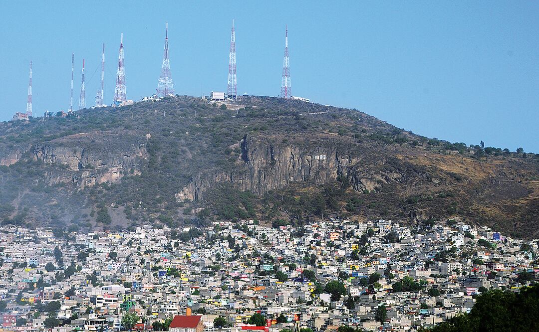 Para iniciar transmisiones en el canal se compró equipo instalado en el Cerro del Chiquihuite donde se invirtieron cerca de 5 millones de pesos (ARCHIVO EL UNIVERSAL)