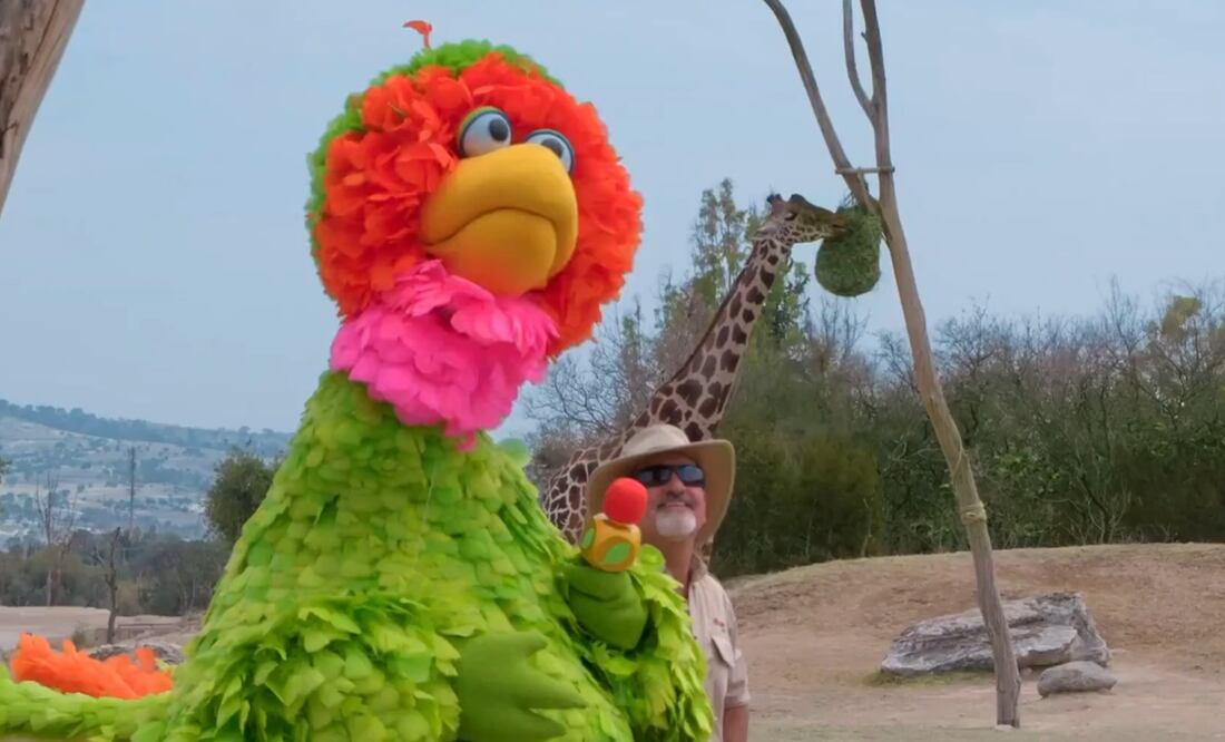 Así fue el encuentro entre la Jirafa "Benito" y Abelardo de “Plaza Sésamo”. Foto: Captura de video