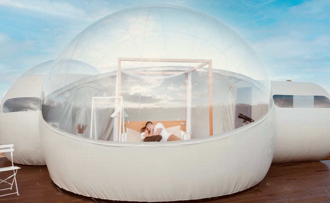 Cada burbuja del hotel, ubicado en CDMX, está equipada con cama king size. Foto: Cortesía