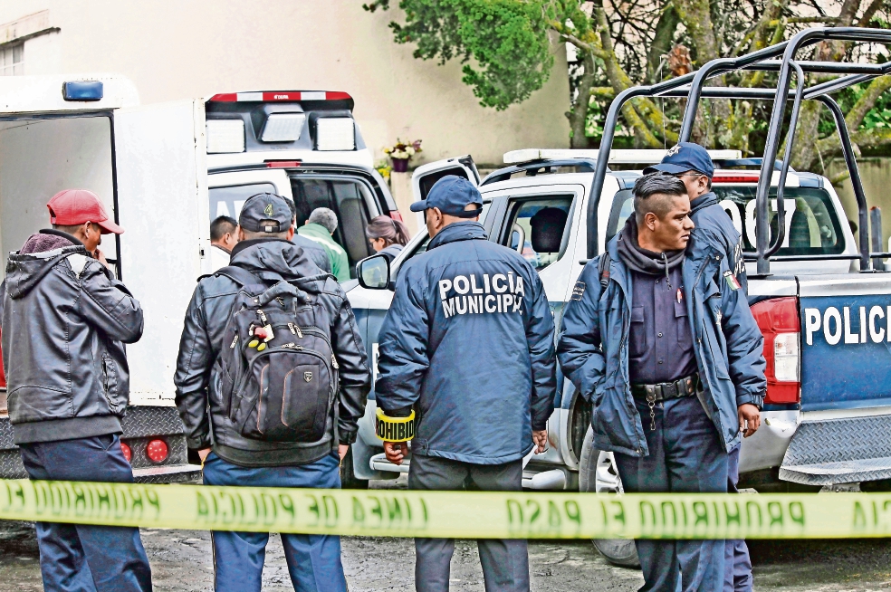 Comando asalta comandancia y amaga a jefe policiaco