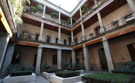 Exposición celebra los 75 años del Colegio Nacional y la libertad por el saber