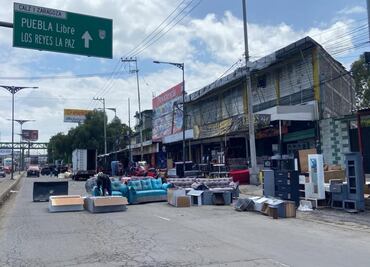 Dueños de mueblerías de Iztapalapa acusan pérdidas económicas por inundaciones en Calzada Zaragoza