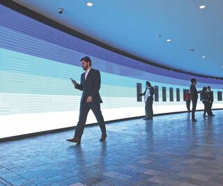 Grupos españoles encabezan al sector financiero en el país