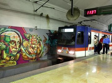 PAN denuncia que vagones del Metro de Monterrey fueron rotulados con logotipos de Movimiento Ciudadano