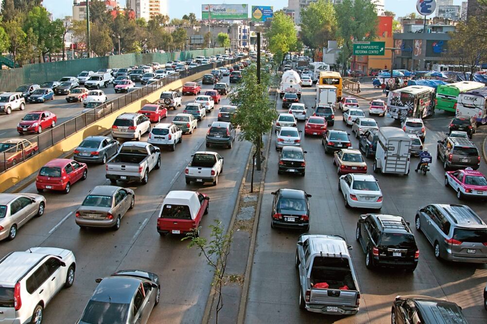 Los riesgos que corre un conductor al no tener seguro son considerables, pues un deceso causado por un accidente podría costarle hasta 3.5 millones de pesos por concepto de indemnización (ARCHIVO EL UNIVERSAL)