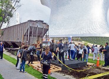 Descarrila tren frente a Plaza Carso
