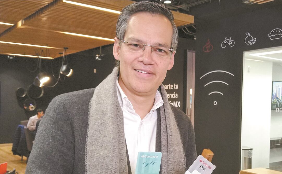 Jorge Zenteno, director adjunto de Negocios Especiales de Santander, dijo que este año prevén lanzar la de débito sin números / CORTESÍA