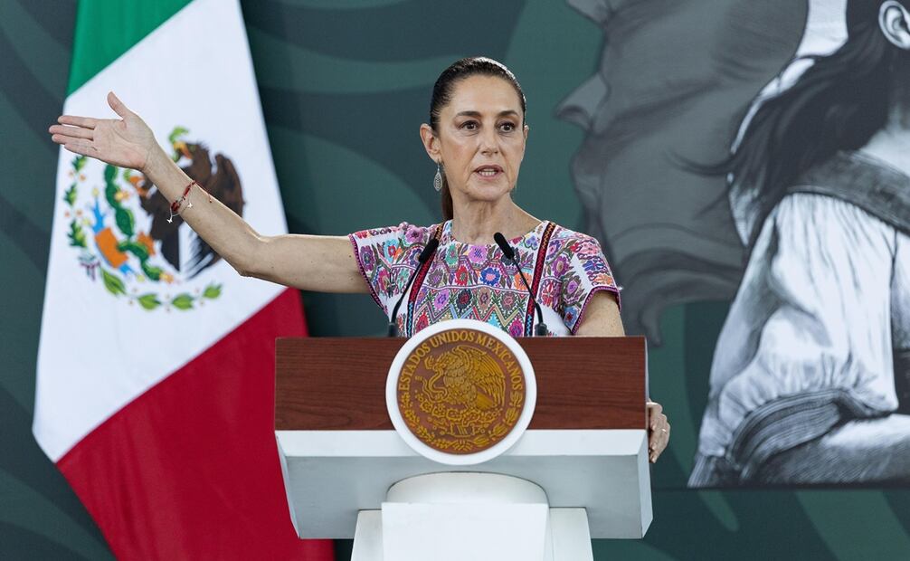 La Mandataria federal informó que a casi una semana de haber arrancado el programa "Sí al Desarme, Sí a la Paz" en el módulo de canje en la Basílica de Guadalupe, en la Ciudad de México, se han entregado 275 armas -213 armas cortas, 49 armas largas y 13 granadas -, por lo que se han entregado un millón 530 mil 627 pesos en efectivo. Foto: Hugo Salvador / EL UNIVERSAL