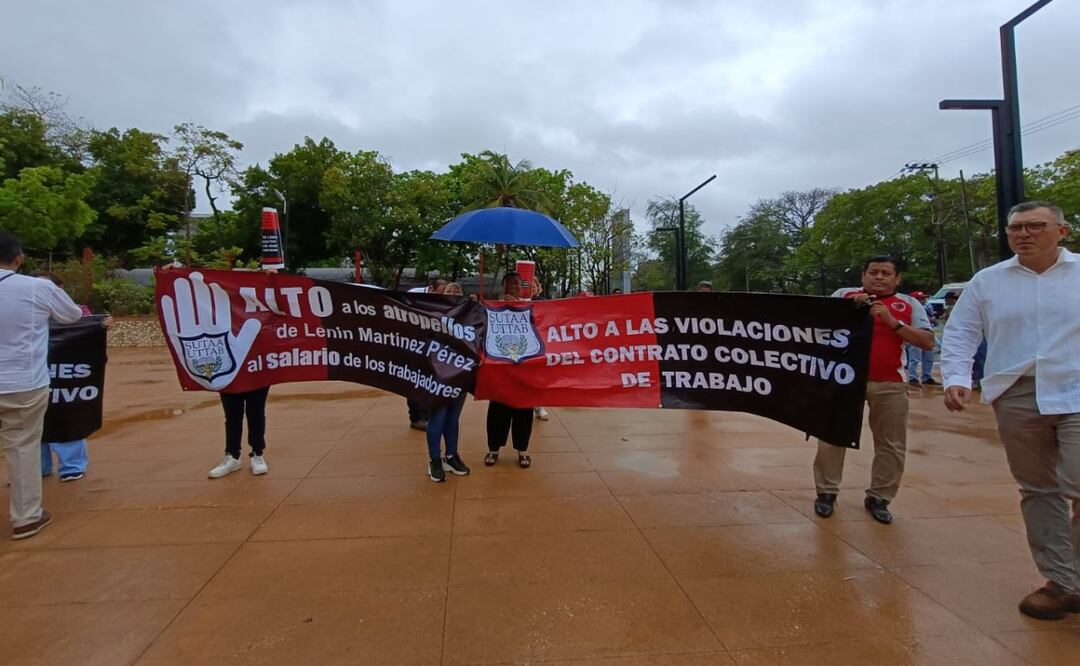 Protestas marcan el informe de seis meses de Javier May en Tabasco; sindicatos y ciudadanos exigen respuestas. Foto: Leobardo Pérez Marín