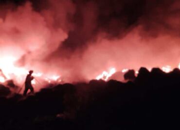 VIDEO. Incendio en San Martín de las Pirámides moviliza a bomberos de ocho municipios del Edomex
