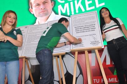 Destacan firma de acuaférico por parte de Mikel