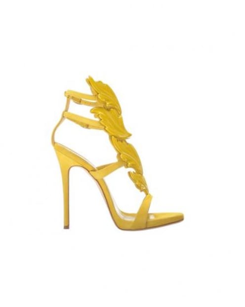 ¿Cuánto cuestan los zapatos amarillos de Belinda?