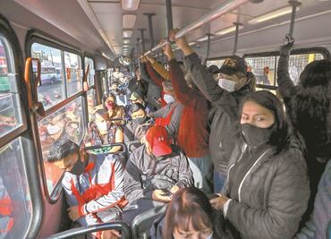 Ante falta de servicio en líneas del Metro, sana distancia es imposible