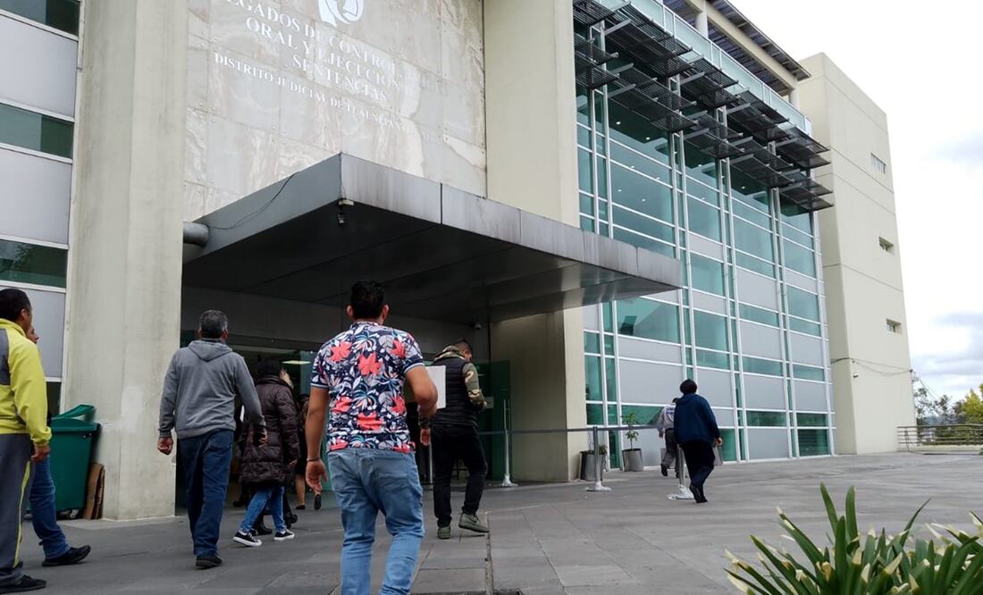 Este miércoles se llevó a cabo la audiencia en donde la joven relató la violación de la que fue objeto por parte del maestro de CCH Naucalpan. Foto: Rebeca Jiménez / EL UNIVERSAL