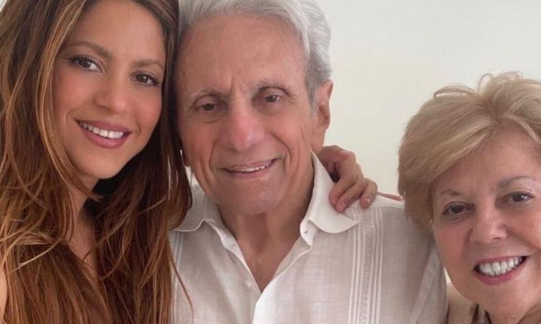Shakira y sus padres. Fuente: Instagram @estrendingmujer