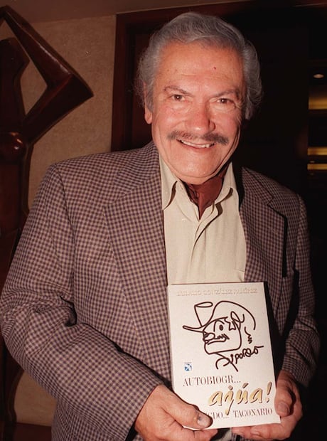 En 2002, un año antes de morir, Eulalio González, "Piporro", publicó su autobiografía.
Archivo EL UNIVERSAL.