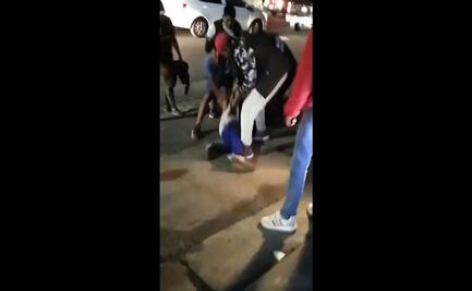 “¡Dale, dale, dale!”; linchan a dos supuestos ladrones de transporte público en Los Reyes La Paz