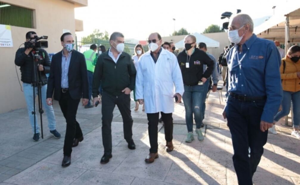 Gobernador de Coahuila se vacuna contra el Covid-19