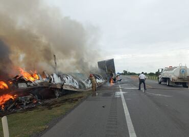 Asciende a 27 el número de muertos por choque entre un tráiler y una camioneta en Tamaulipas