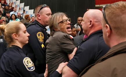 Seguridad de Trump agrede a fotógrafo durante mitin