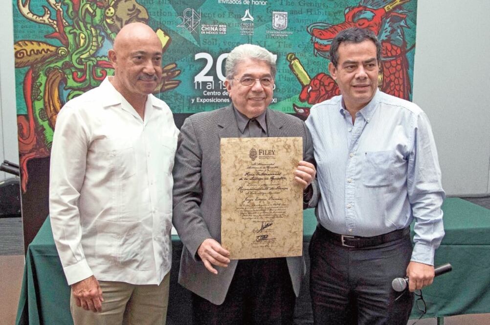 José de Jesús Williams, rector de la Universidad Autónoma de Yucatán, Jorge Esma Bazán y Rodolfo Cobos Arguelles, director de la Filey. (CUAUHTÉMOC MORENO CABRERA. EL UNIVERSAL)