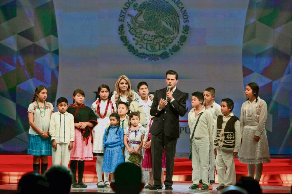 El presidente Enrique Peña Nieto inauguró, en Guadalajara, Jalisco, la edición 41 del Tianguis Turístico México 2016; acompañado de su esposa Angélica Rivera, dio a conocer el arranque del programa Viajemos Juntos por México (PRESIDENCIA)