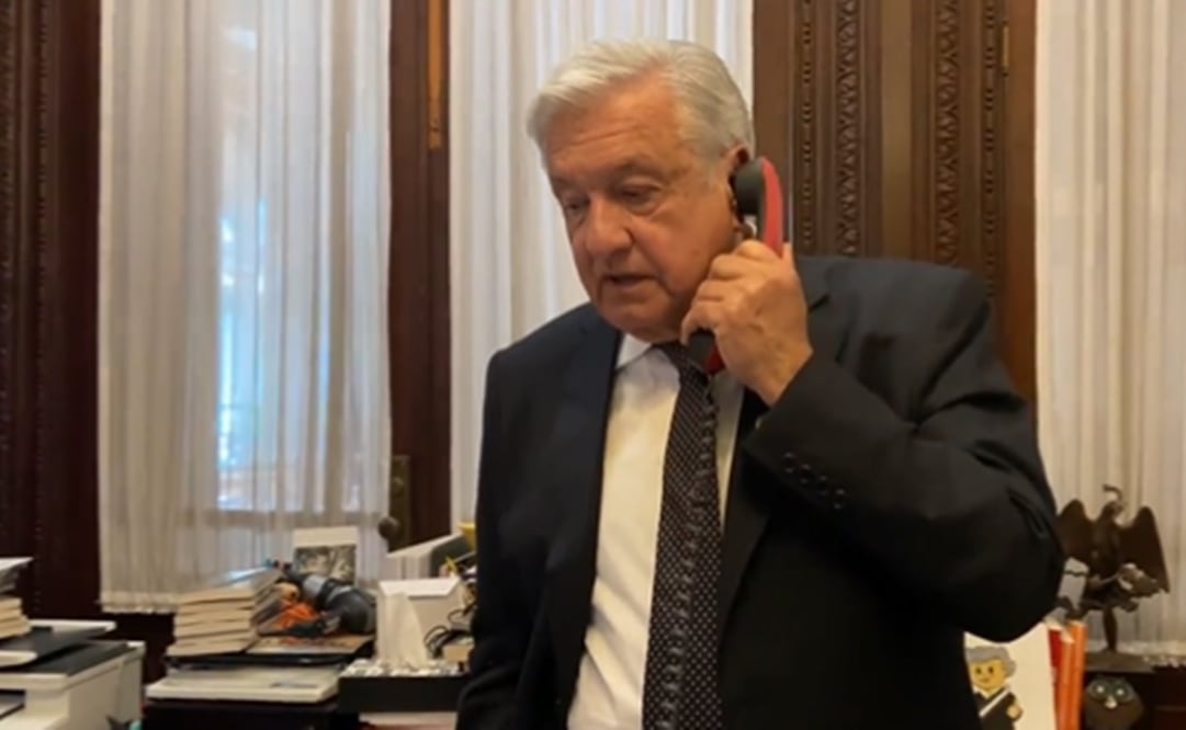 AMLO habló por el teléfono rojo con el secretario de Marina. Foto: Captura de pantalla