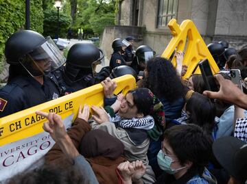 Policía desaloja campamento en la Universidad de Chicago
