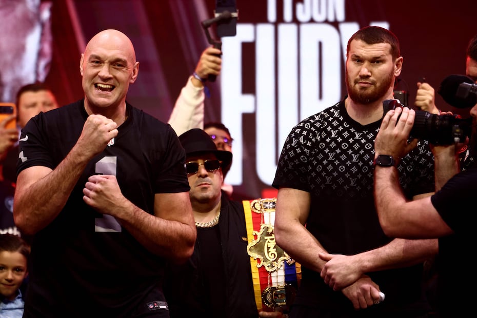 Tyson Fury y Arslanbek Makhmudov - Foto: AFP