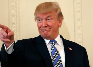 "El presidente tiene poder completo para otorgar perdón": tuitea Trump