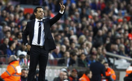 Barcelona confirma a su entrenador interino tras la destitución de Koeman 