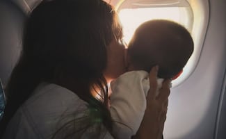 Natalia Lafourcade festeja su primer Día de las madres con tiernas fotos de su bebé y una emotiva reflexión